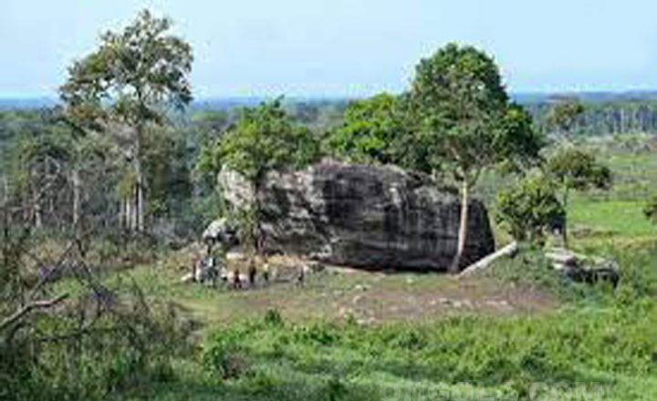Grottes de Mbartoua à Bertoua