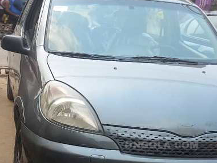 Yaris a vendre a Douala 0323