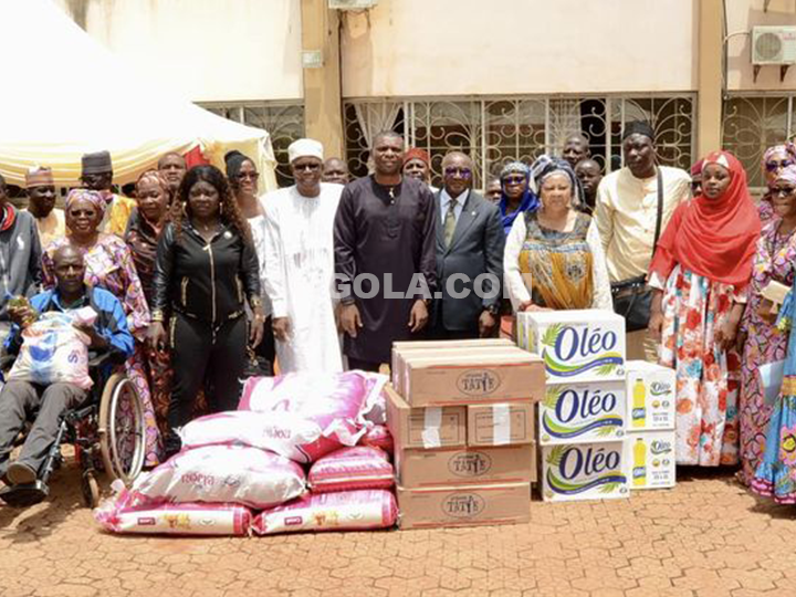 Mairie de Yaoundé 2 : Remise des produits de première nécessité aux Musulmans.