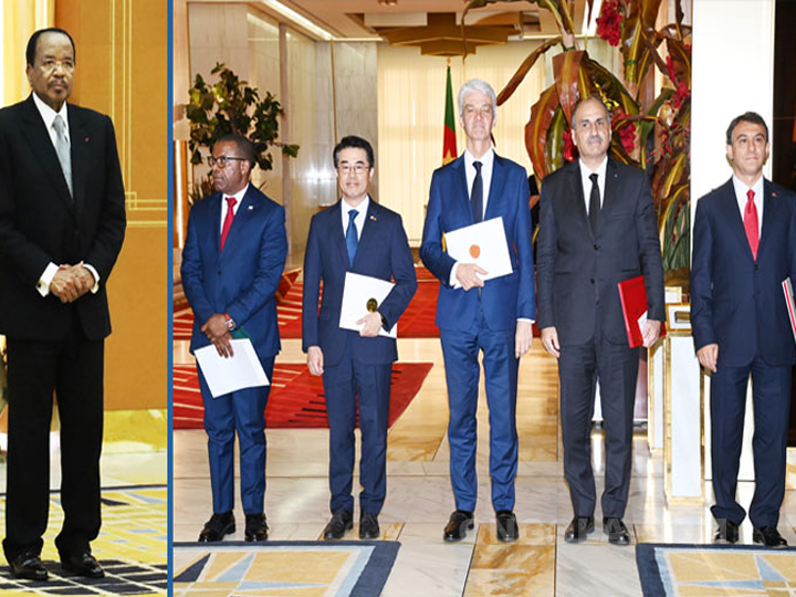Cinq diplomates au Palais de l'unité
