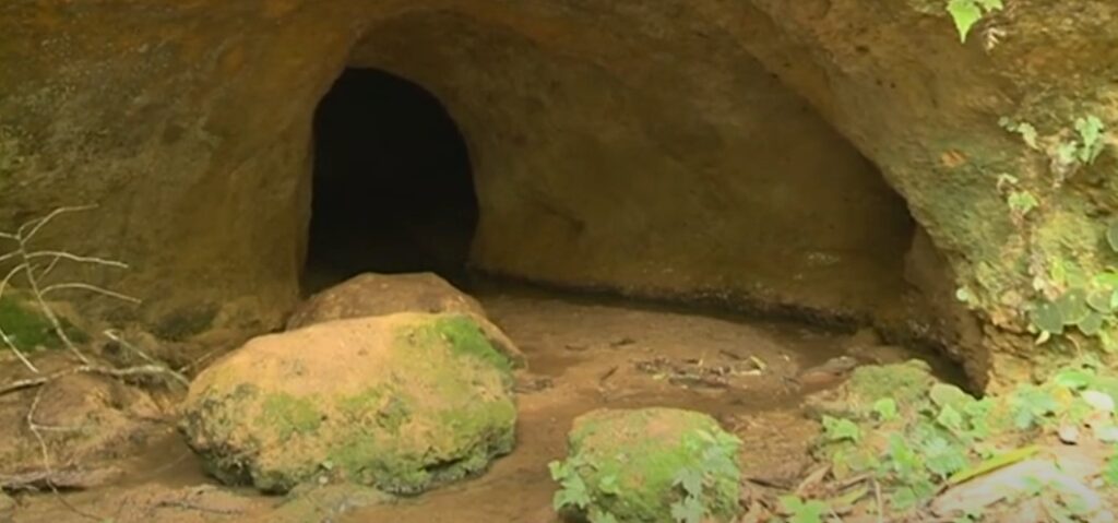 Mbil Bekôn – La Case des Ancêtres – Ebolowa Cameroun