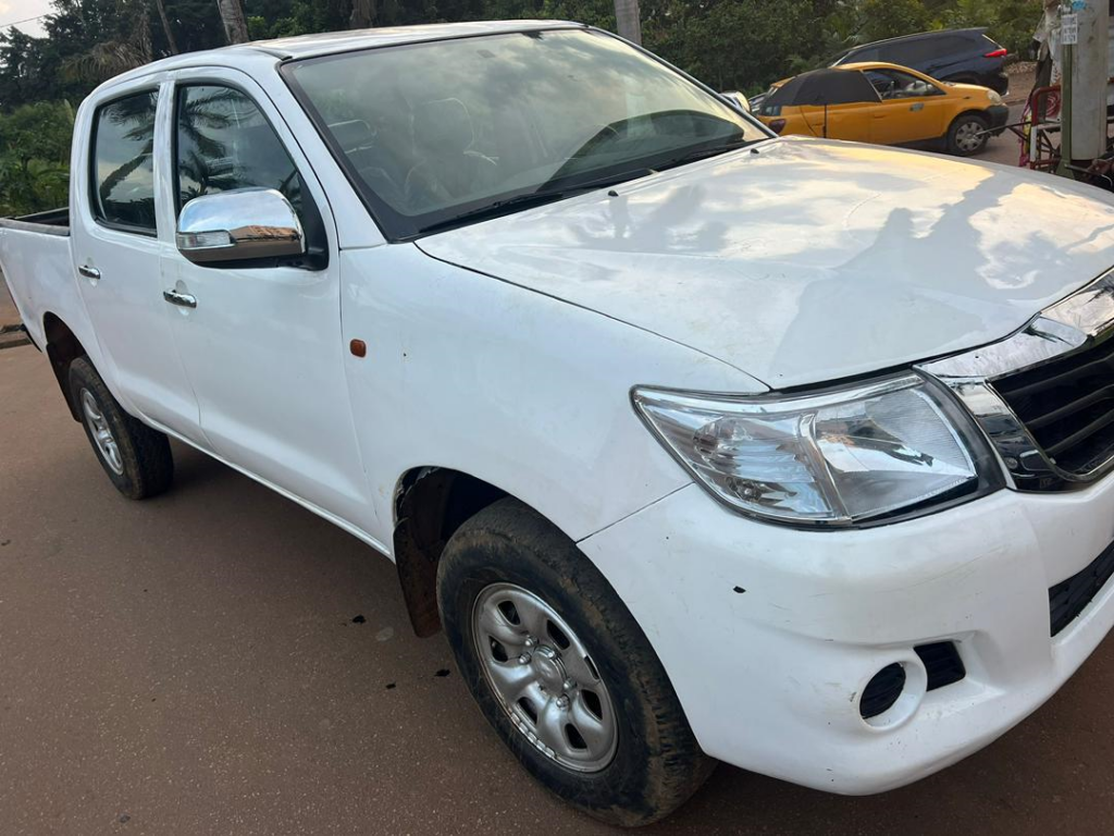 Toyota Hilux double cabine Année 2012 - Yaoundé