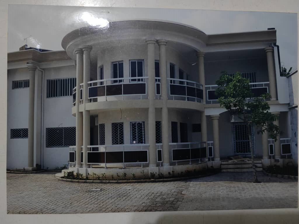 Duplex à vendre à Elig Essono - lot de 1200m² - Yaoundé