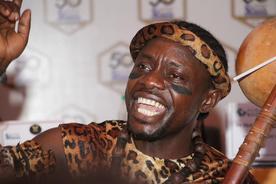 Scienty Ekoro en spectacle tous les vendredis - Quartier Mozart - Yaoundé