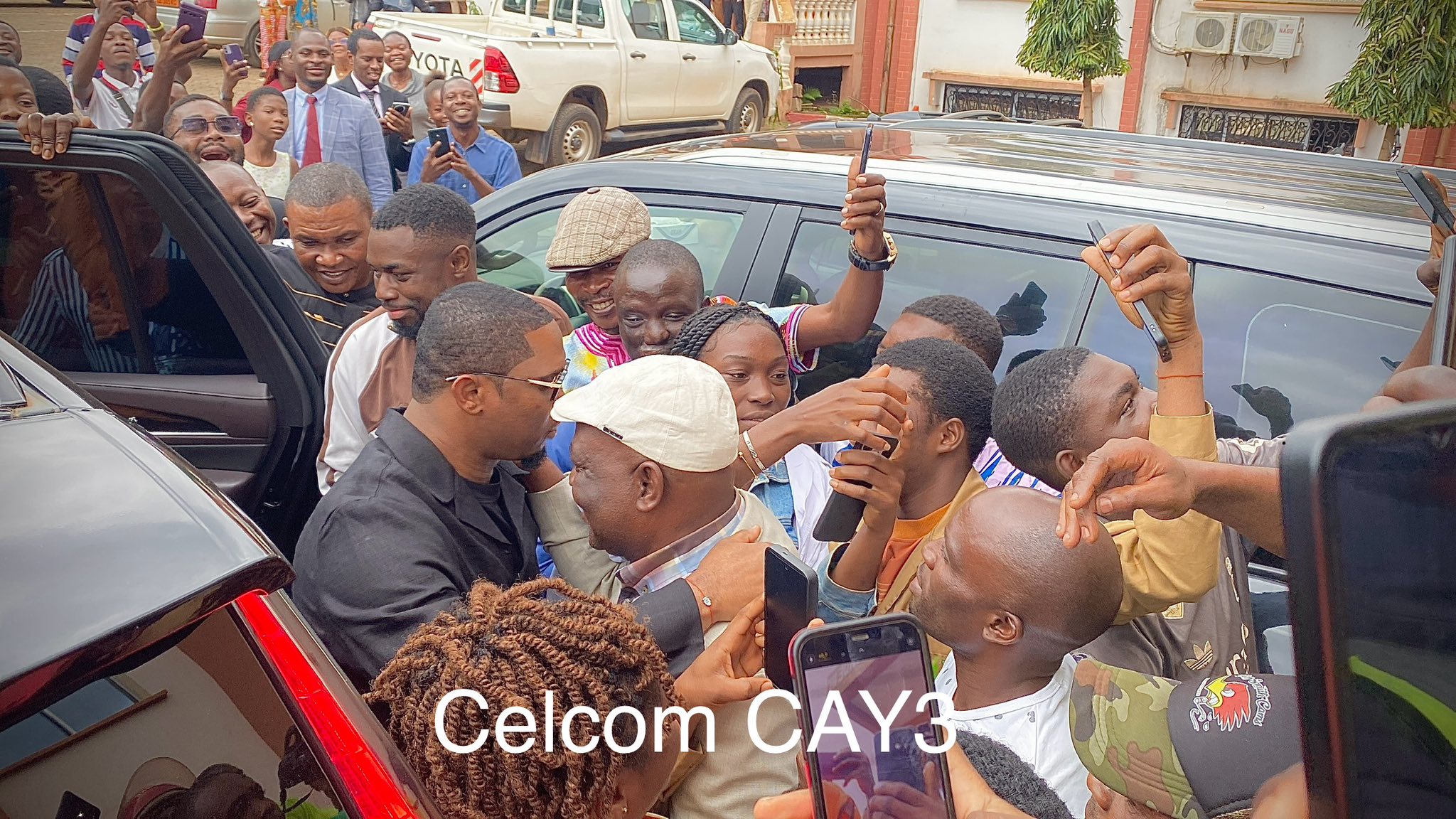 Opération de charme de Samuel Eto'o à Yaoundé III
